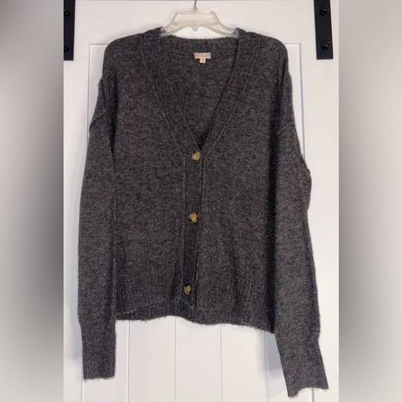 Hem & Thread Sweaters - Hem & Thread Sweater